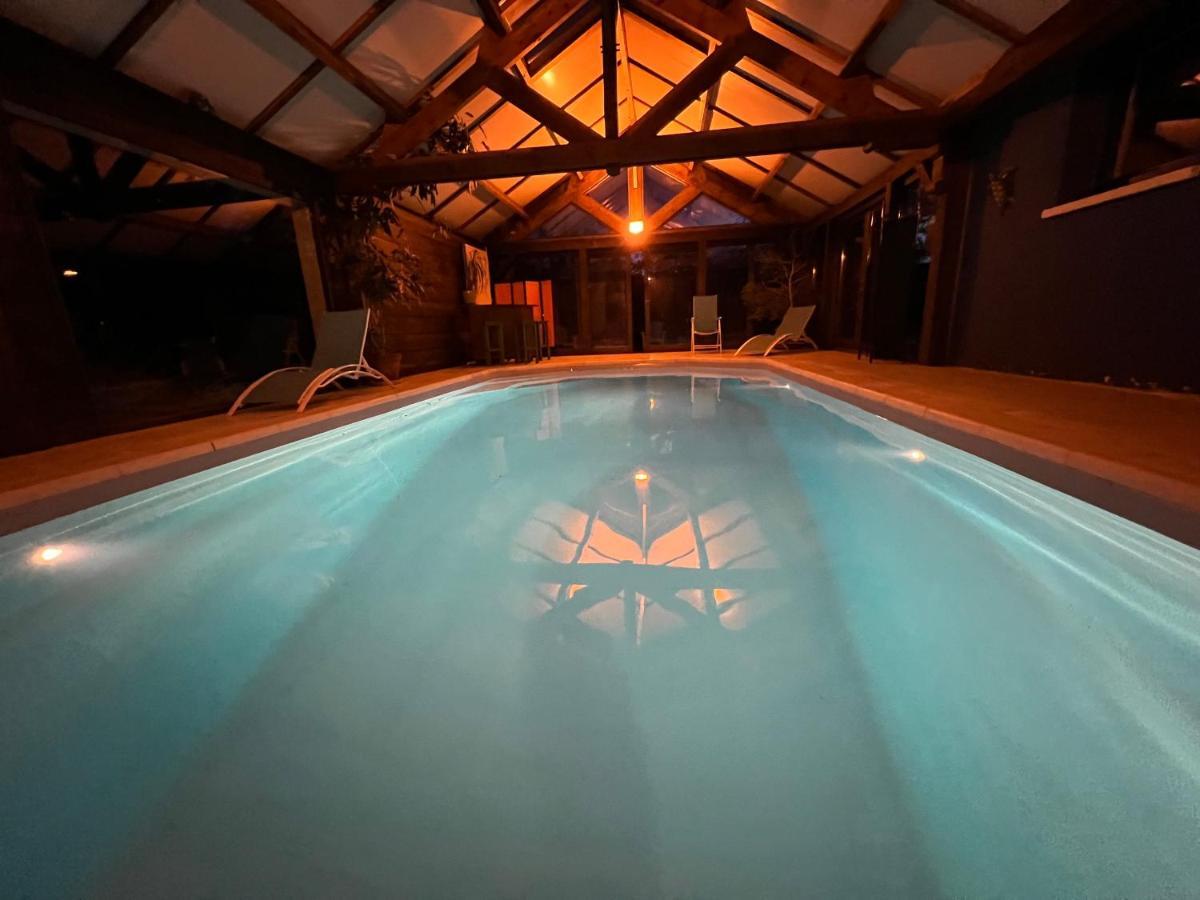 Maison Avec Piscine Et Sauna A Vire Exterior foto