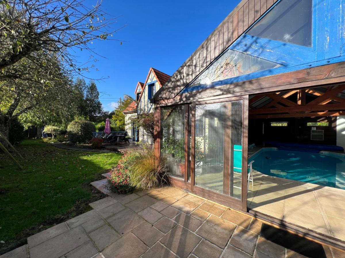 Maison Avec Piscine Et Sauna A Vire Exterior foto